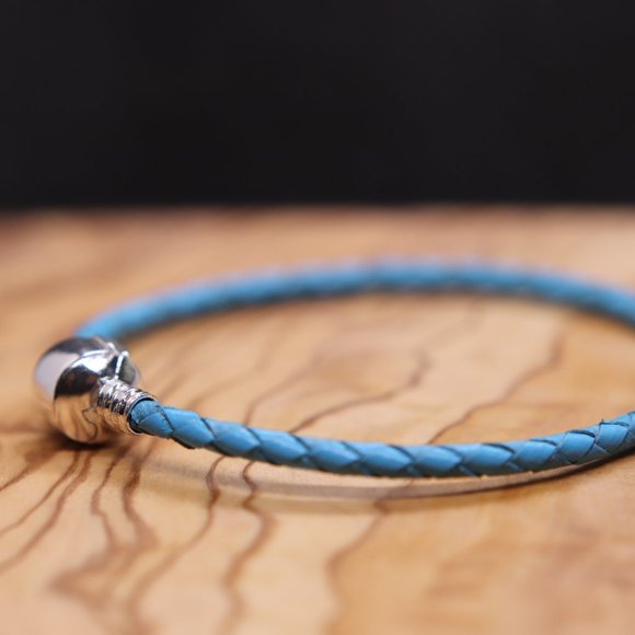 Light Blue Leather Bracelet with Sterling Silver Barrel Clasp - BRAND NEW - Picture 6 of 7